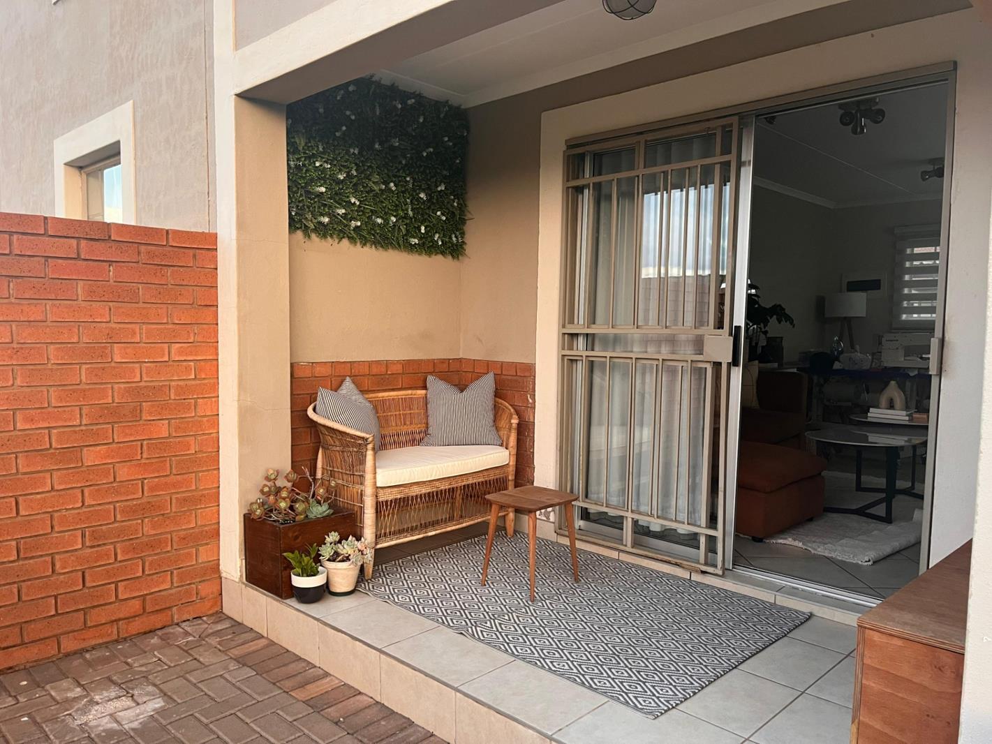 2 Bedroom Apartment in Monavoni