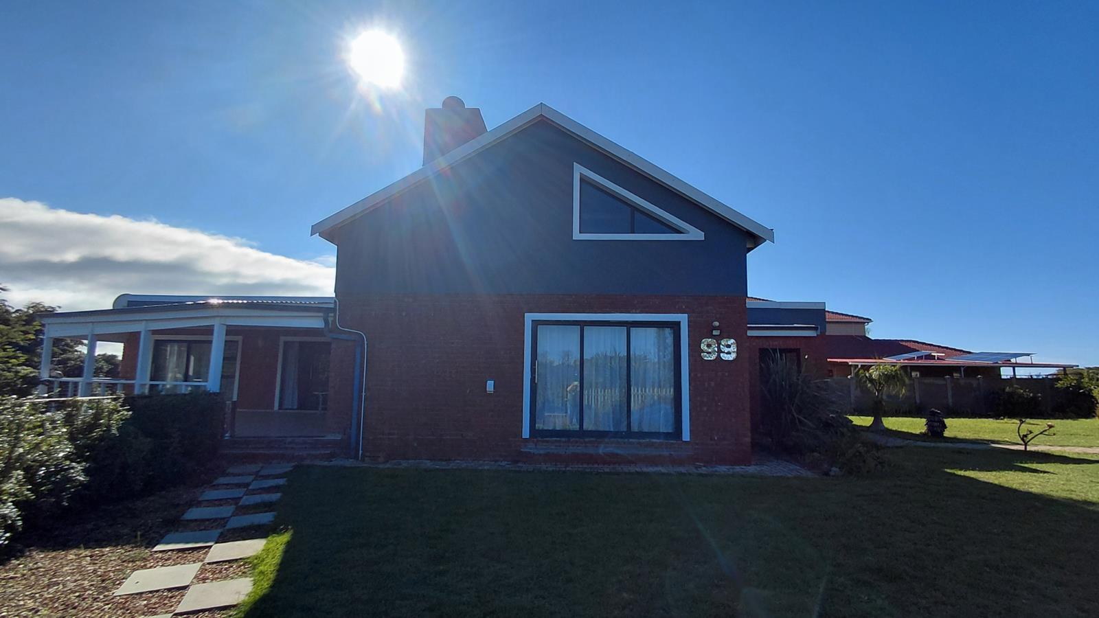 5 Bedroom House in Jeffreys Bay
