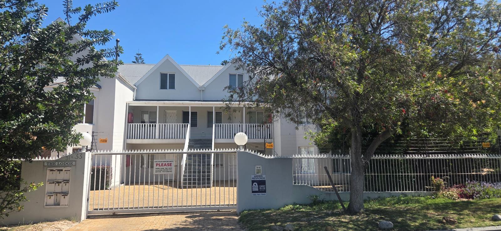 1 Bedroom Apartment in Hout Bay Central