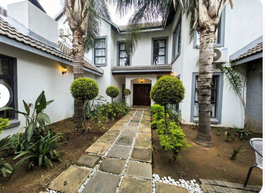 4 Bedroom House in Montana Tuine
