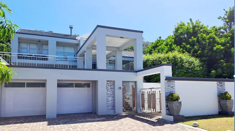 6 Bedroom House in Glentana
