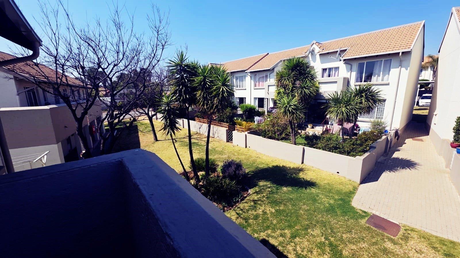 2 Bedroom Apartment in Edenglen