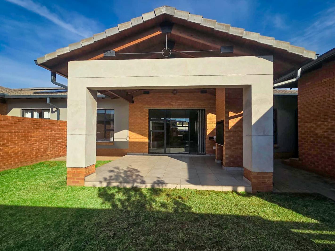 3 Bedroom Simplex in Six Fountains Estate