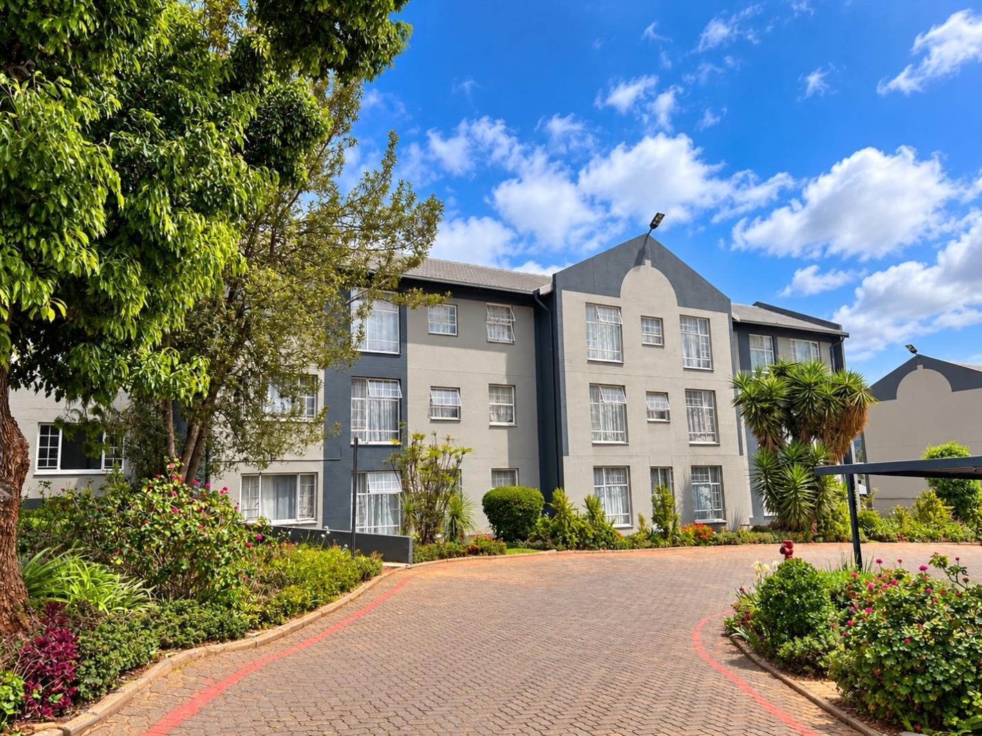 3 Bedroom Apartment in Weltevreden Park