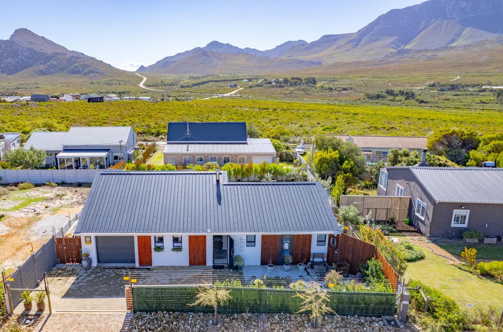 2 Bedroom House in Pringle Bay