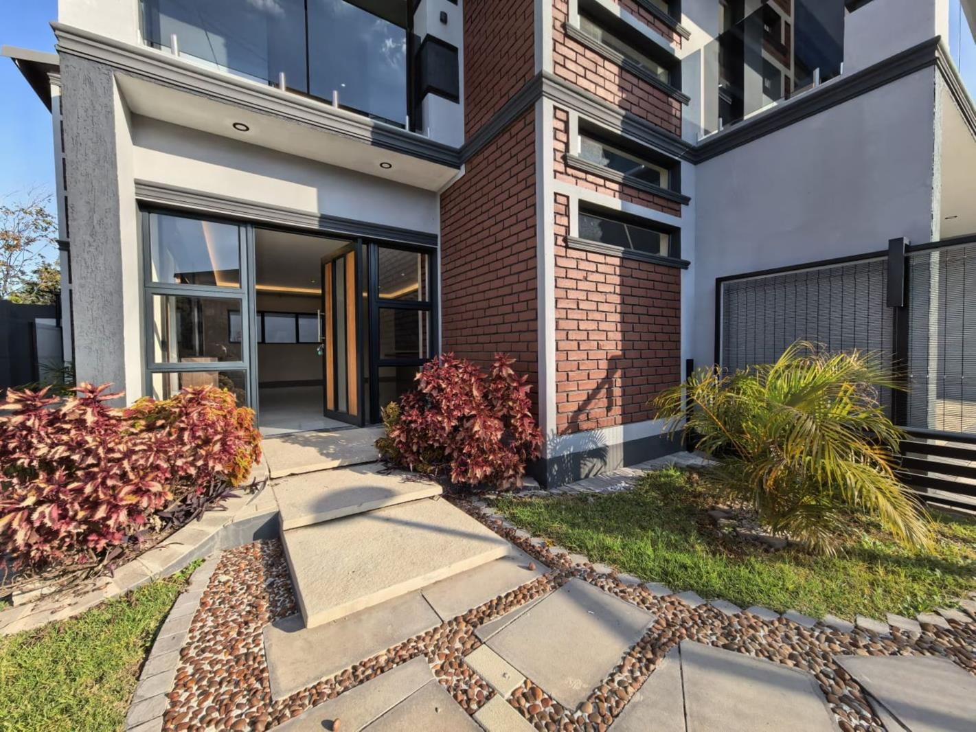3 Bedroom House in Ferndale