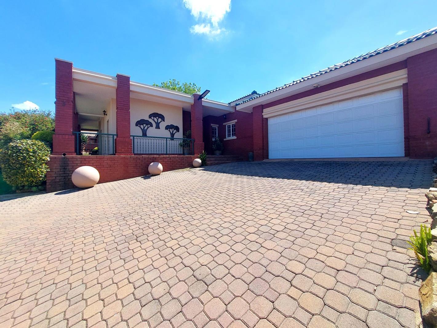 3 Bedroom Cluster in Jordaan park