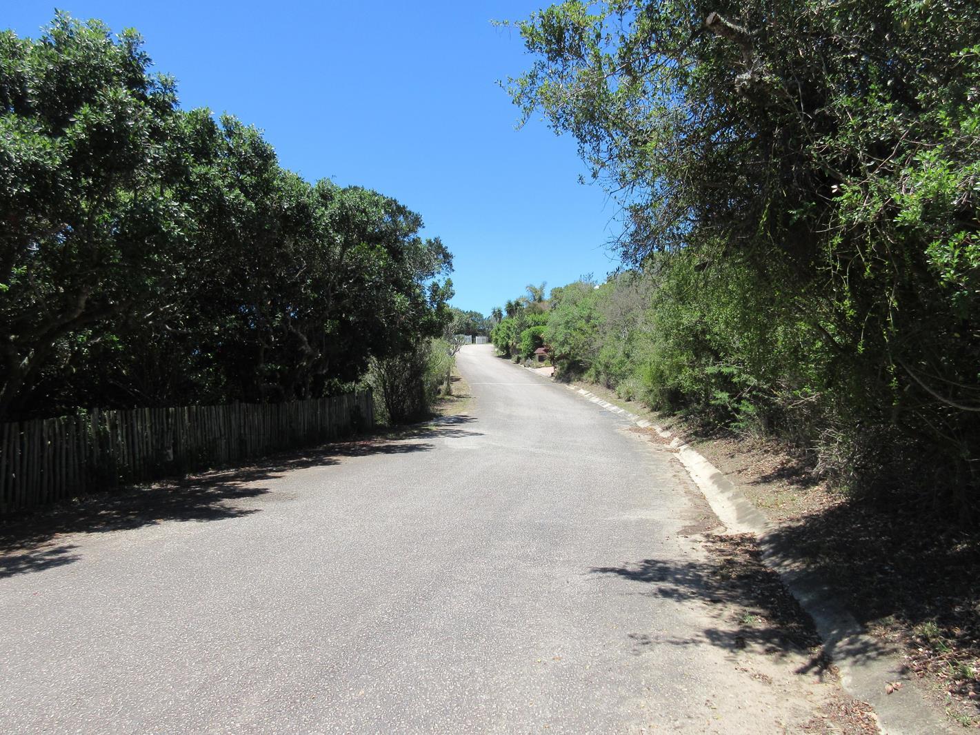 700 m² Land available in Kleinemonde