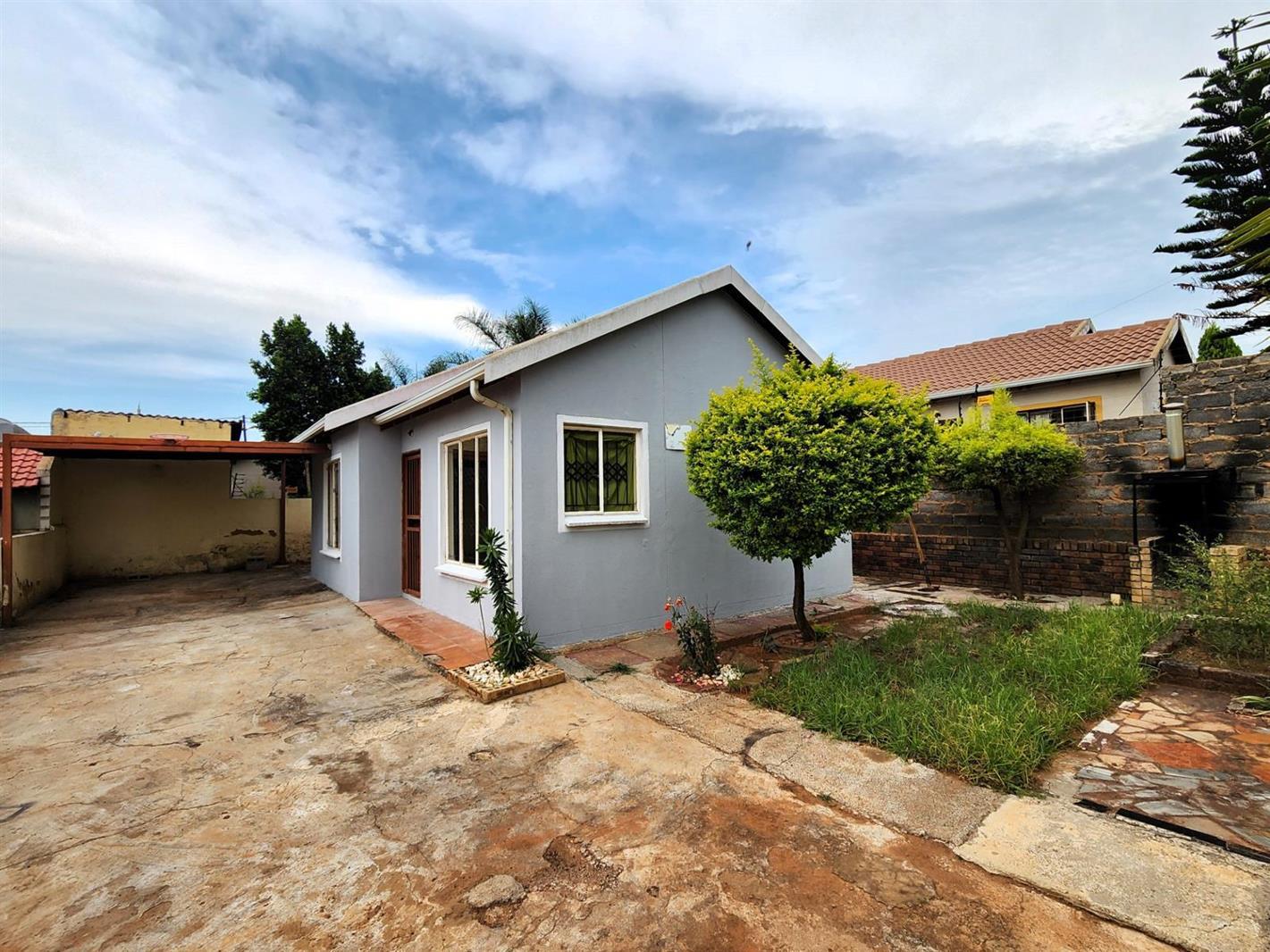 2 Bedroom House in Gem Valley