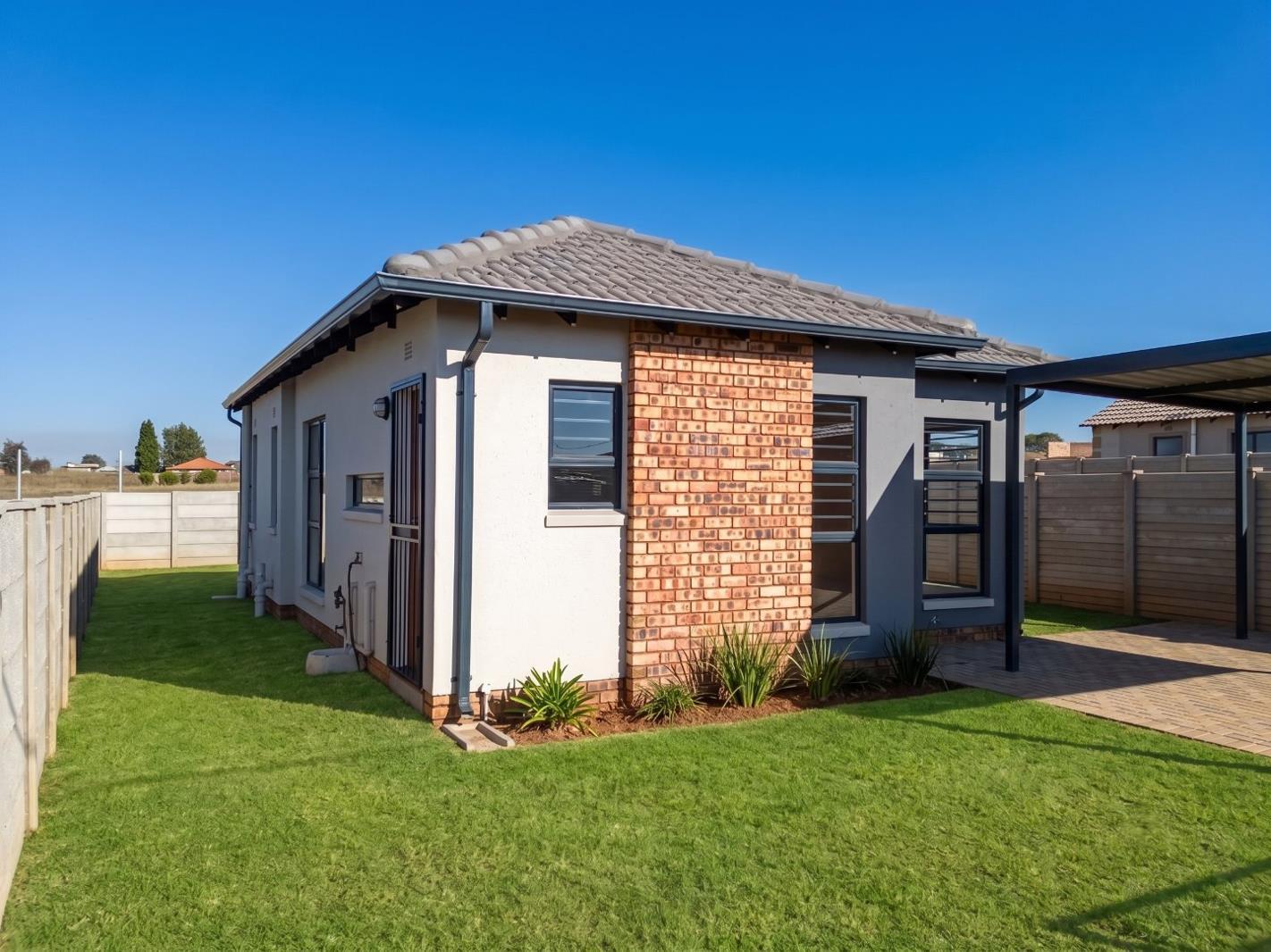 2 Bedroom House in Toekomsrus