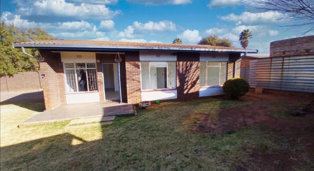 2 Bedroom House in Van Dyk Park