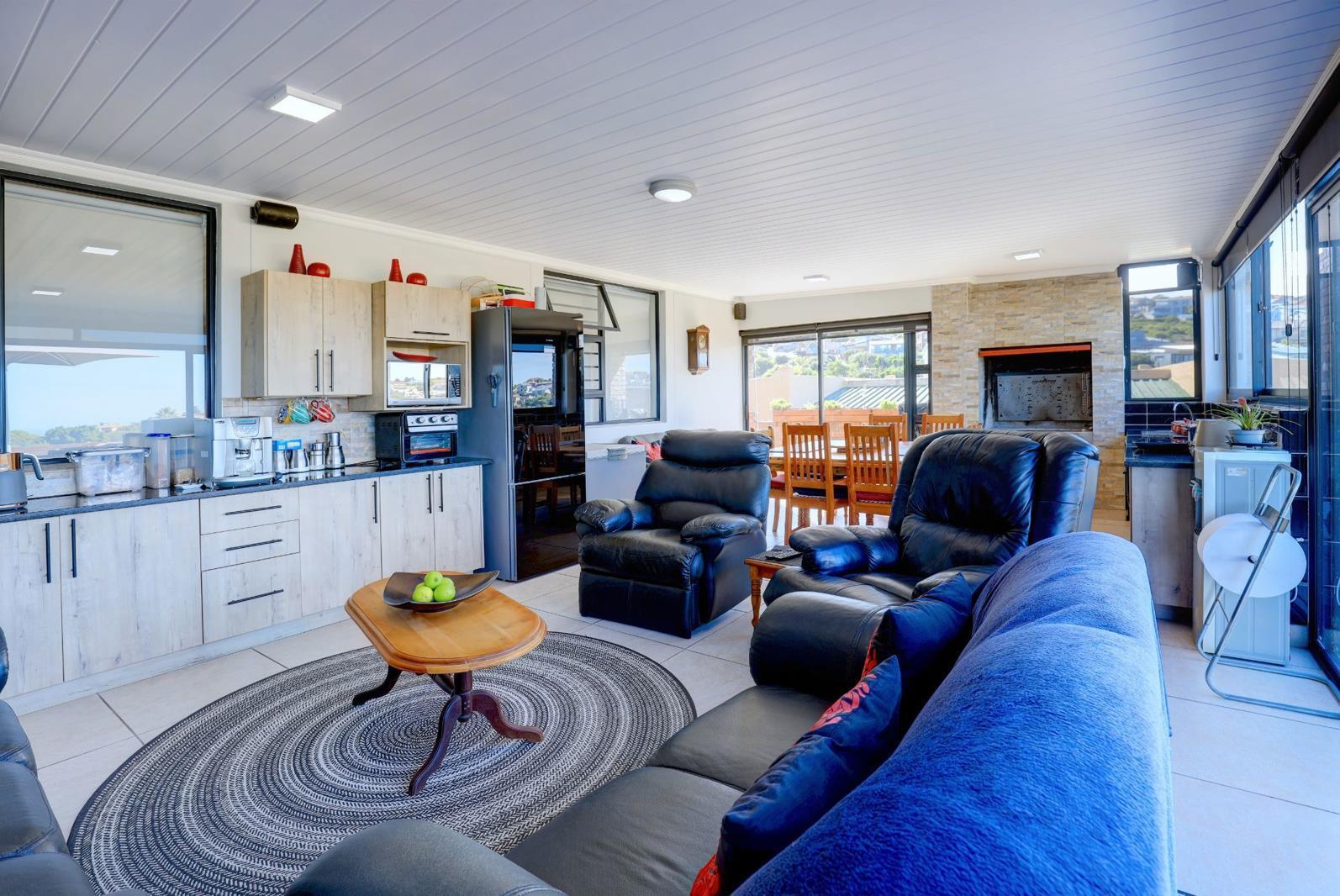 3 Bedroom House in Dana Bay