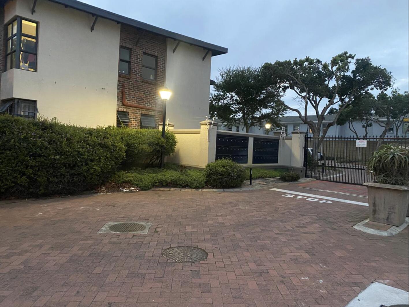 2 Bedroom Apartment in Milnerton Central
