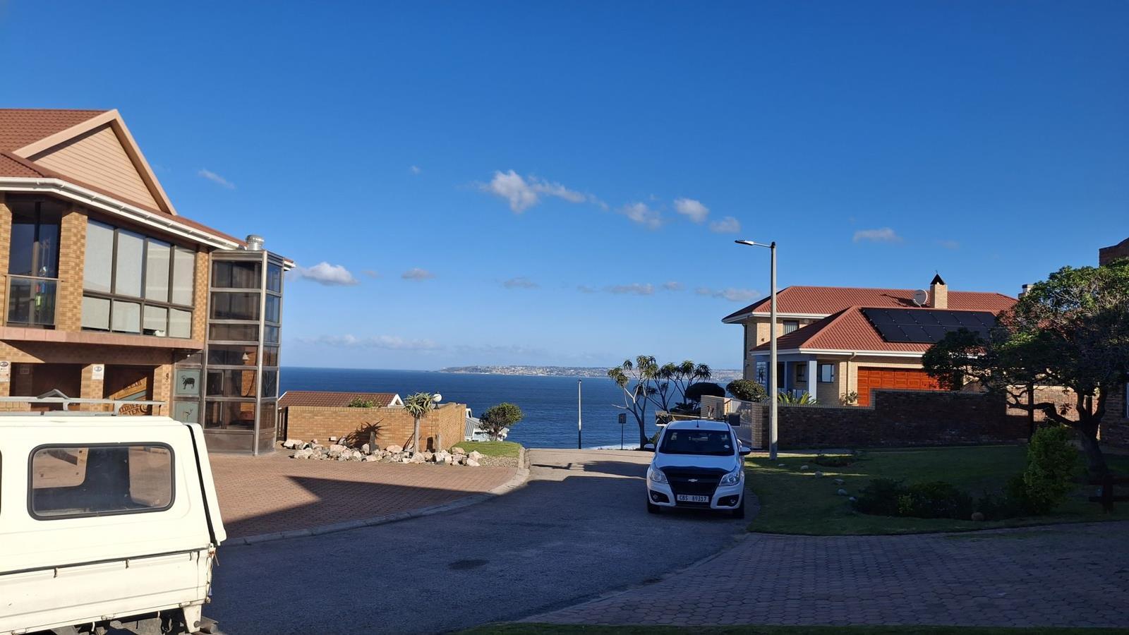 648 m² Land available in Reebok