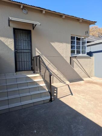2.5 Bedroom House in Bezuidenhout Valley