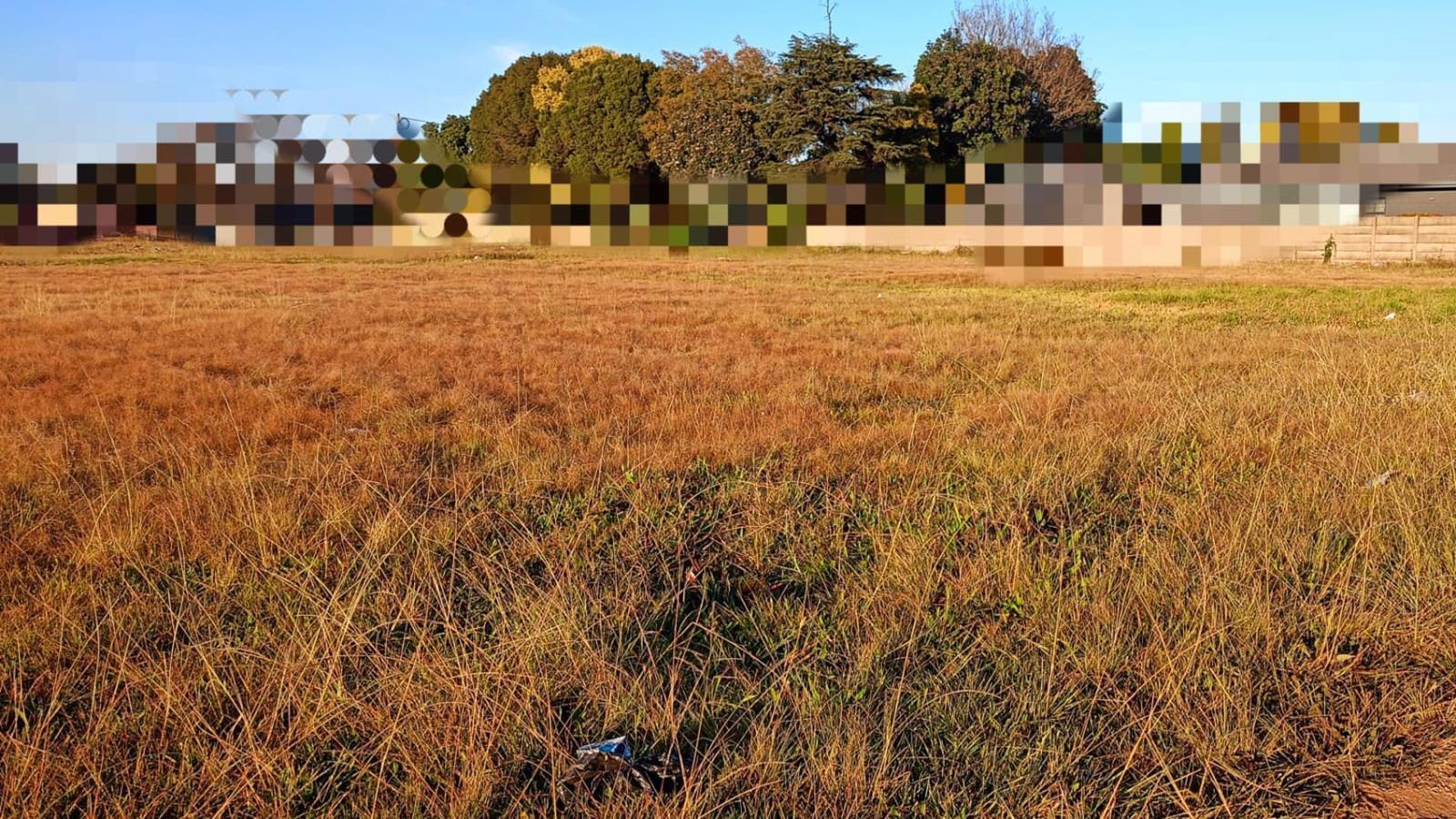1 185 m² Land available in Crystal Park