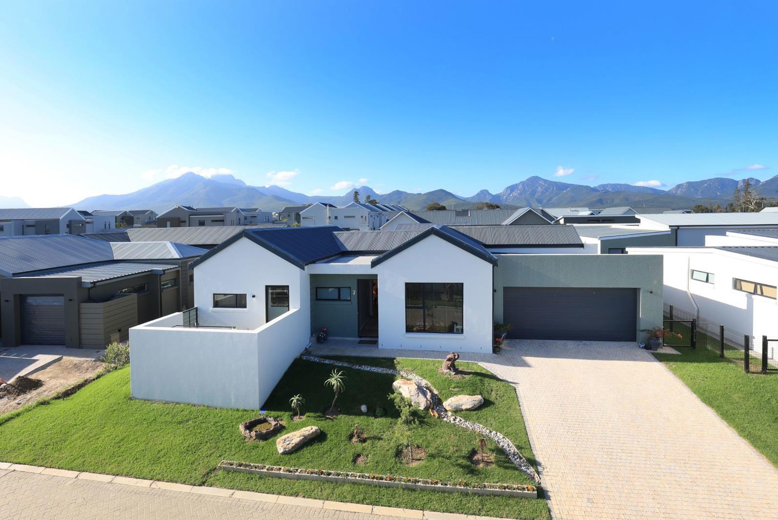 2 Bedroom House in Kraaibosch Park