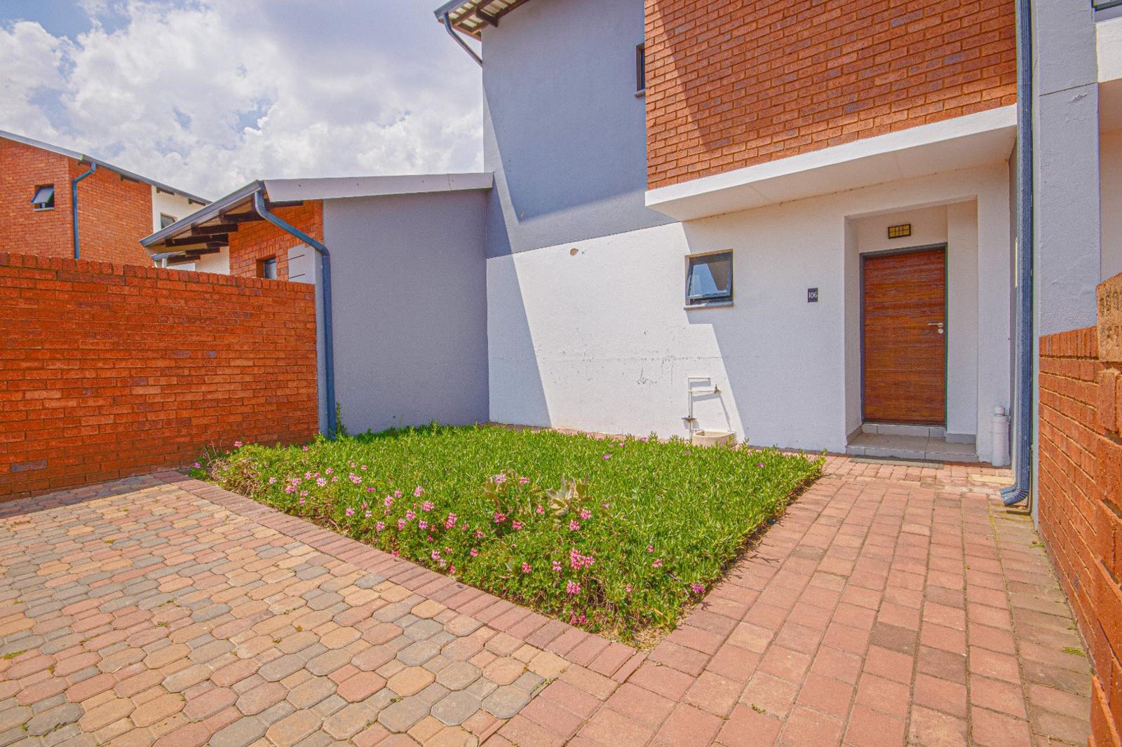 2 Bedroom Duplex in Parkdene