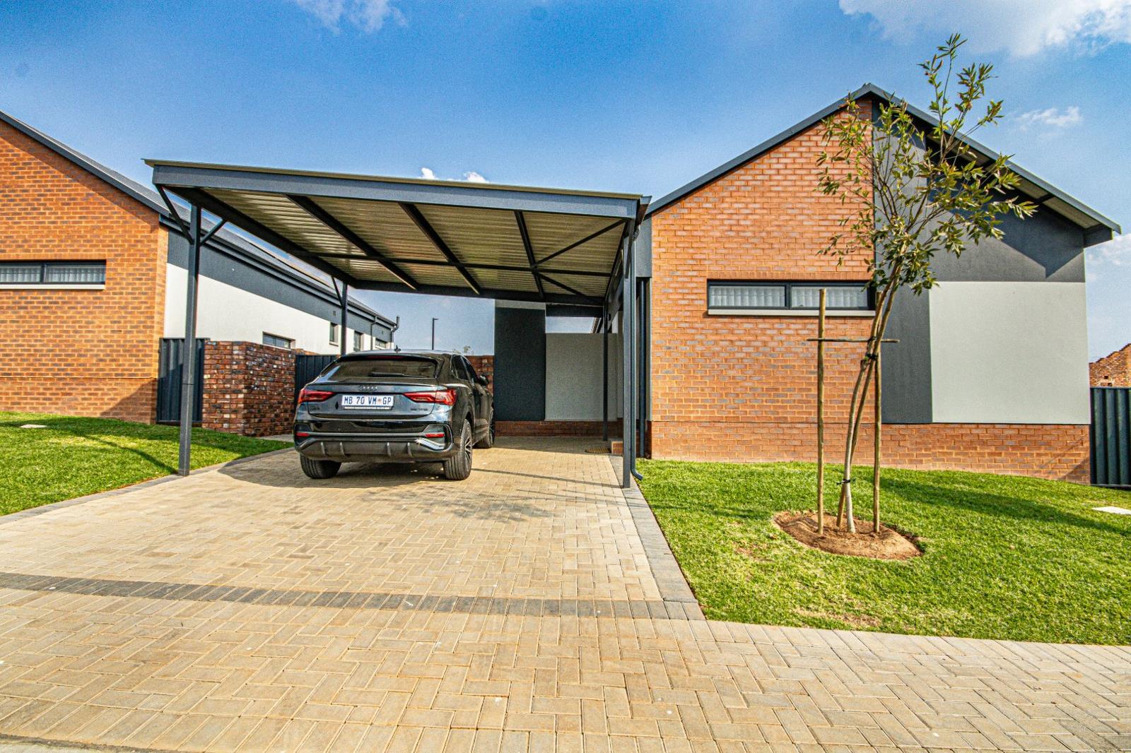 3 Bedroom House in North Riding AH
