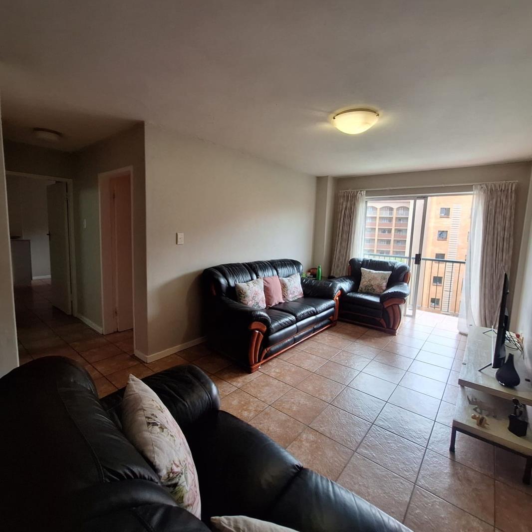 3 Bedroom Apartment in Die Hoewes