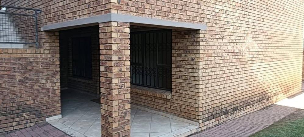2 Bedroom Apartment in Klippoortjie