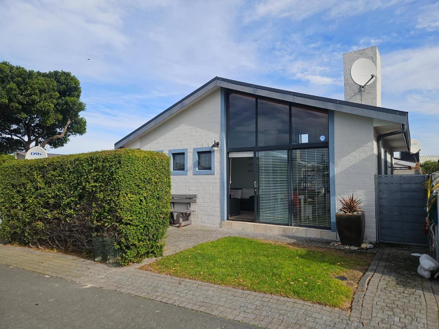 2 Bedroom House in Pearly Beach