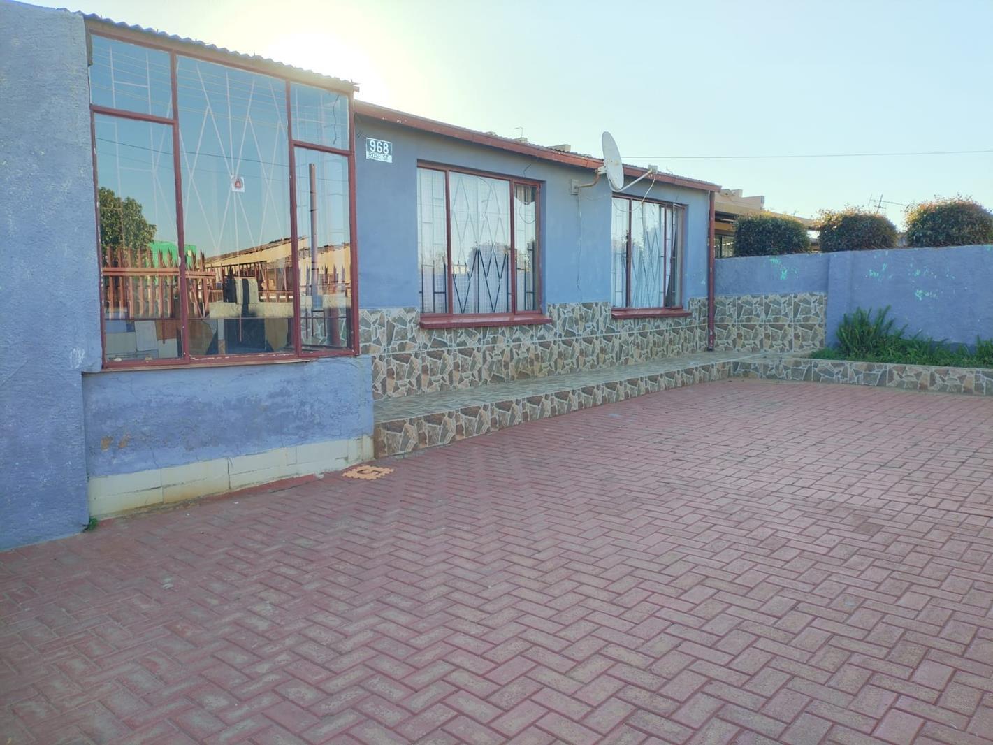 2 Bedroom House in Toekomsrus
