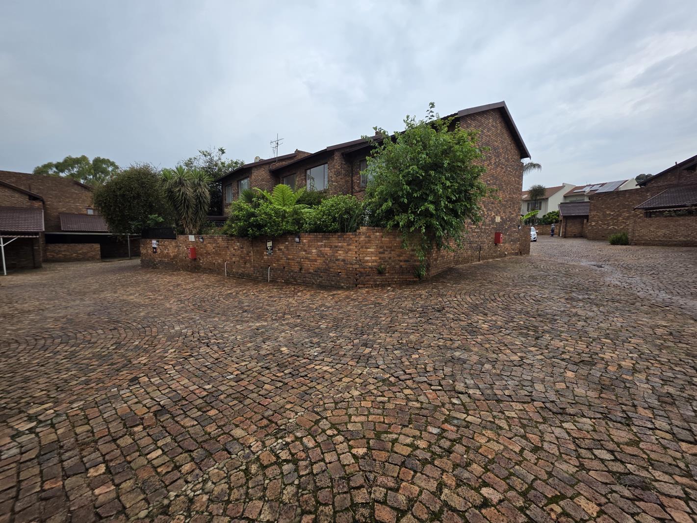 2 Bedroom Duplex in Illiondale