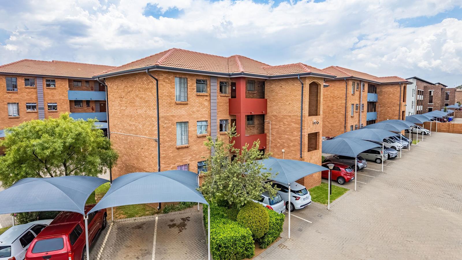 2 Bedroom Apartment in Rooihuiskraal North