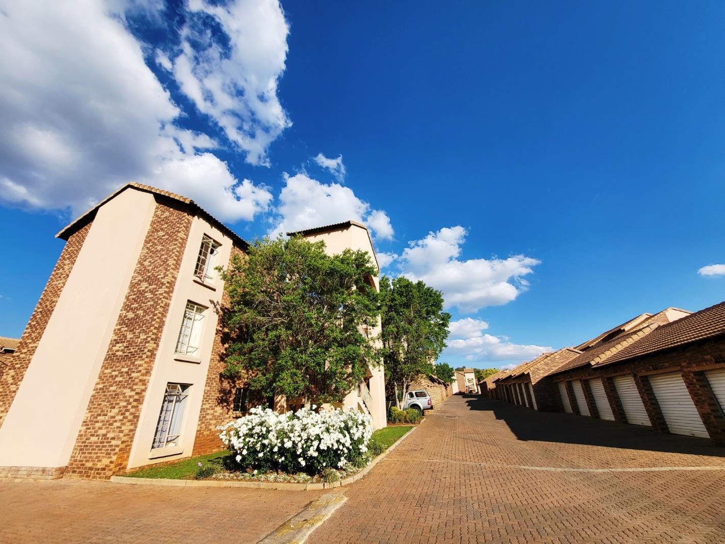 2 Bedroom Townhouse in Olympus AH