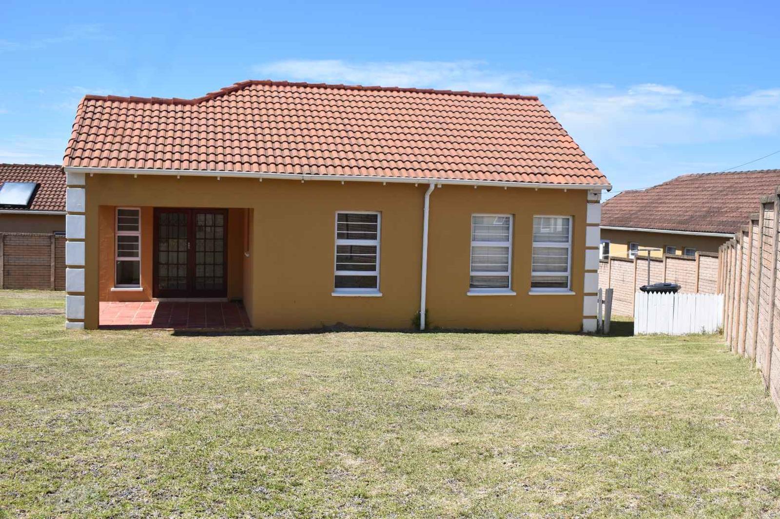 2 Bedroom Townhouse in Beacon Bay