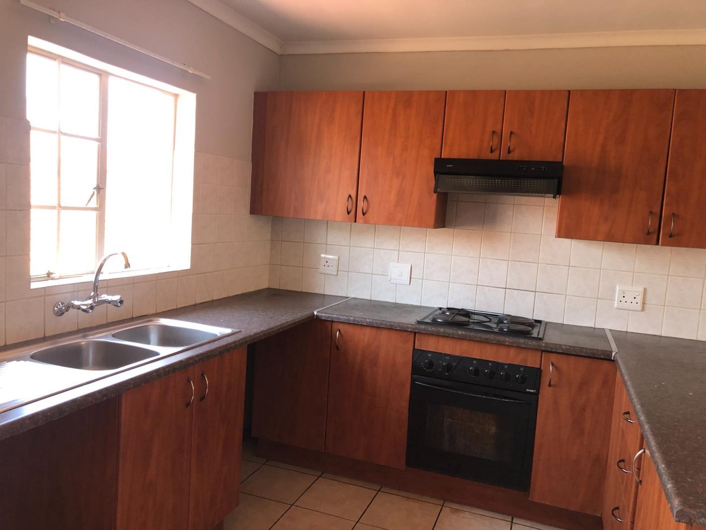 3 Bedroom Simplex in Carlswald Estate