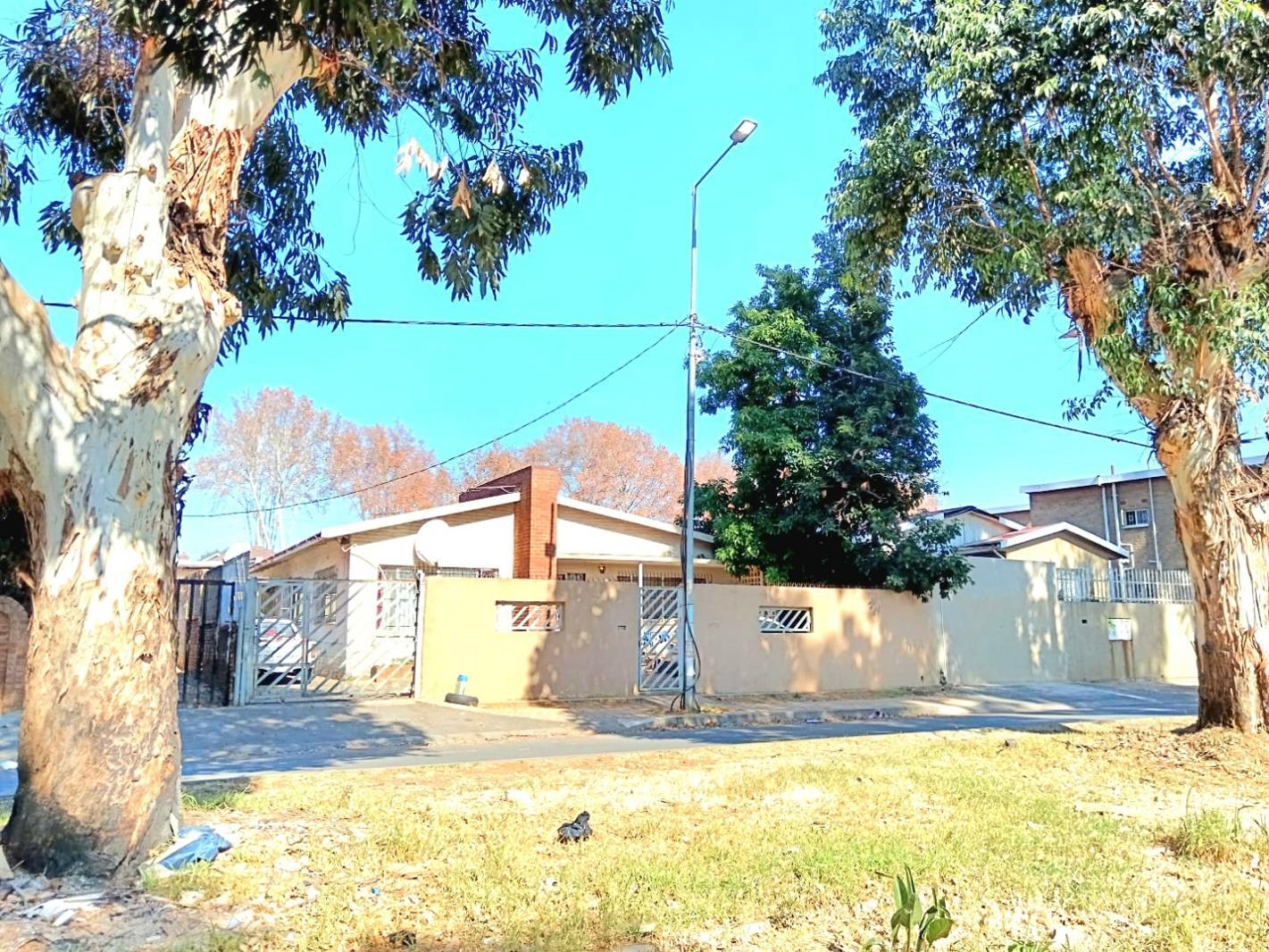 8 Bedroom House in Turffontein