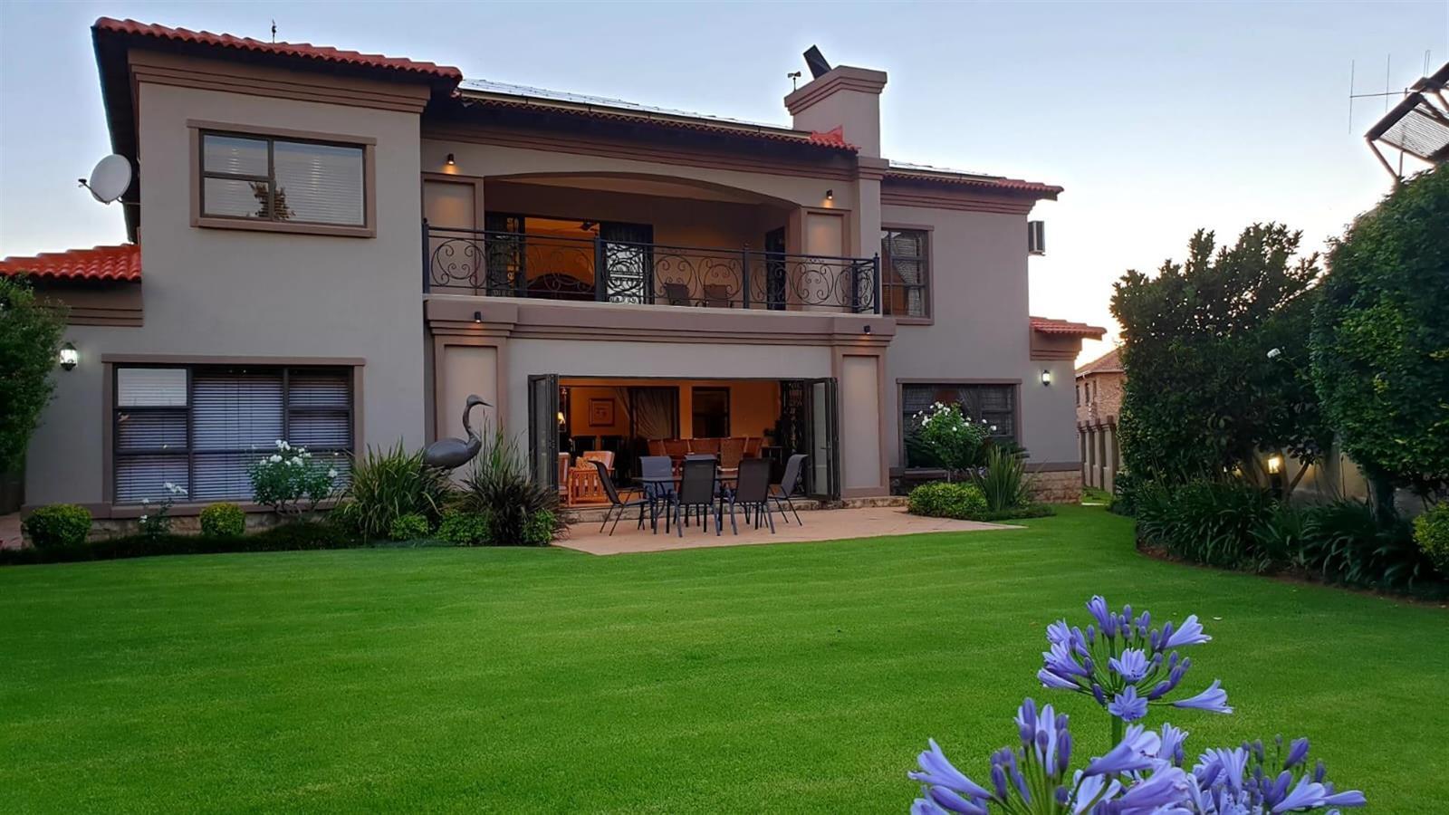 4 Bedroom House in Tuscany Ridge