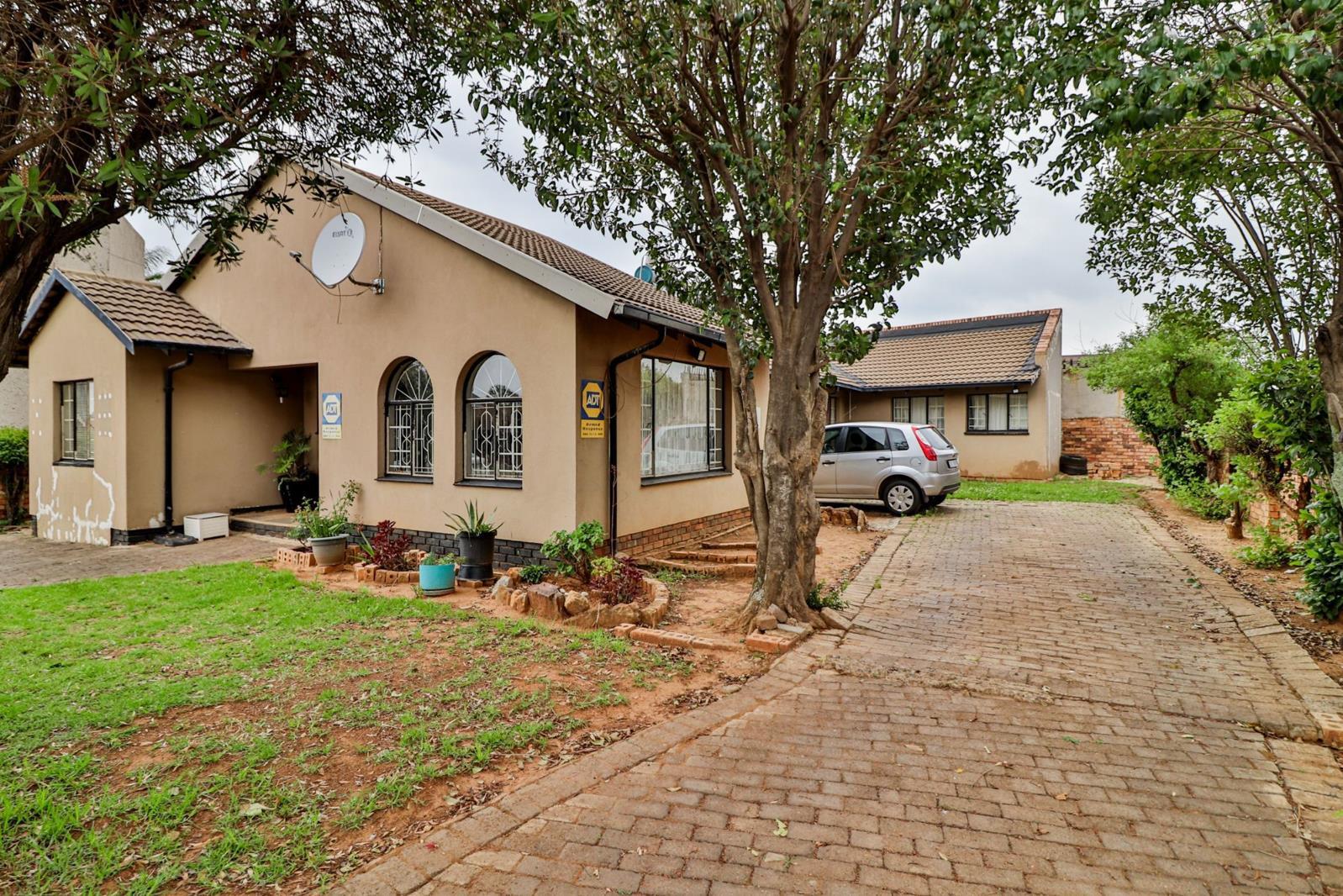 3 Bedroom House in Lenasia South