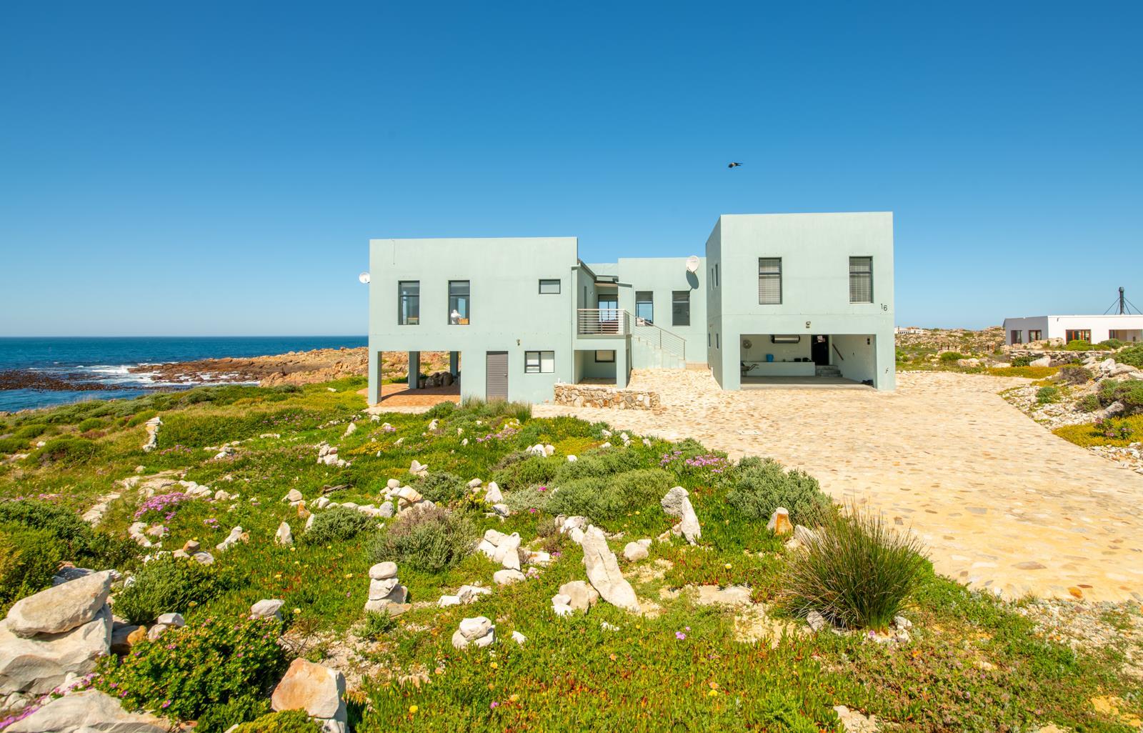 4 Bedroom House in Sunny Seas Estate