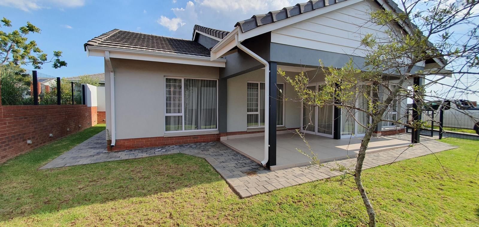 2 Bedroom House in Waterkloof Ridge