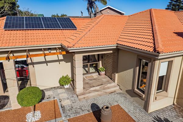 3 Bedroom House in Outeniqua Strand