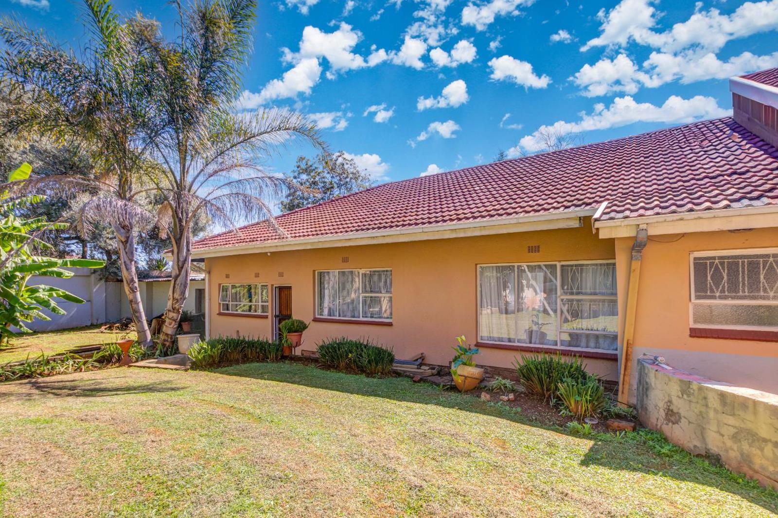 5 Bedroom House in Florida Glen