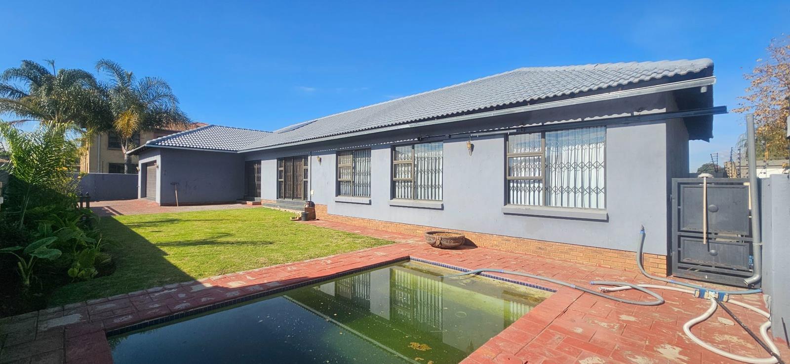 4 Bedroom House in Sonneveld