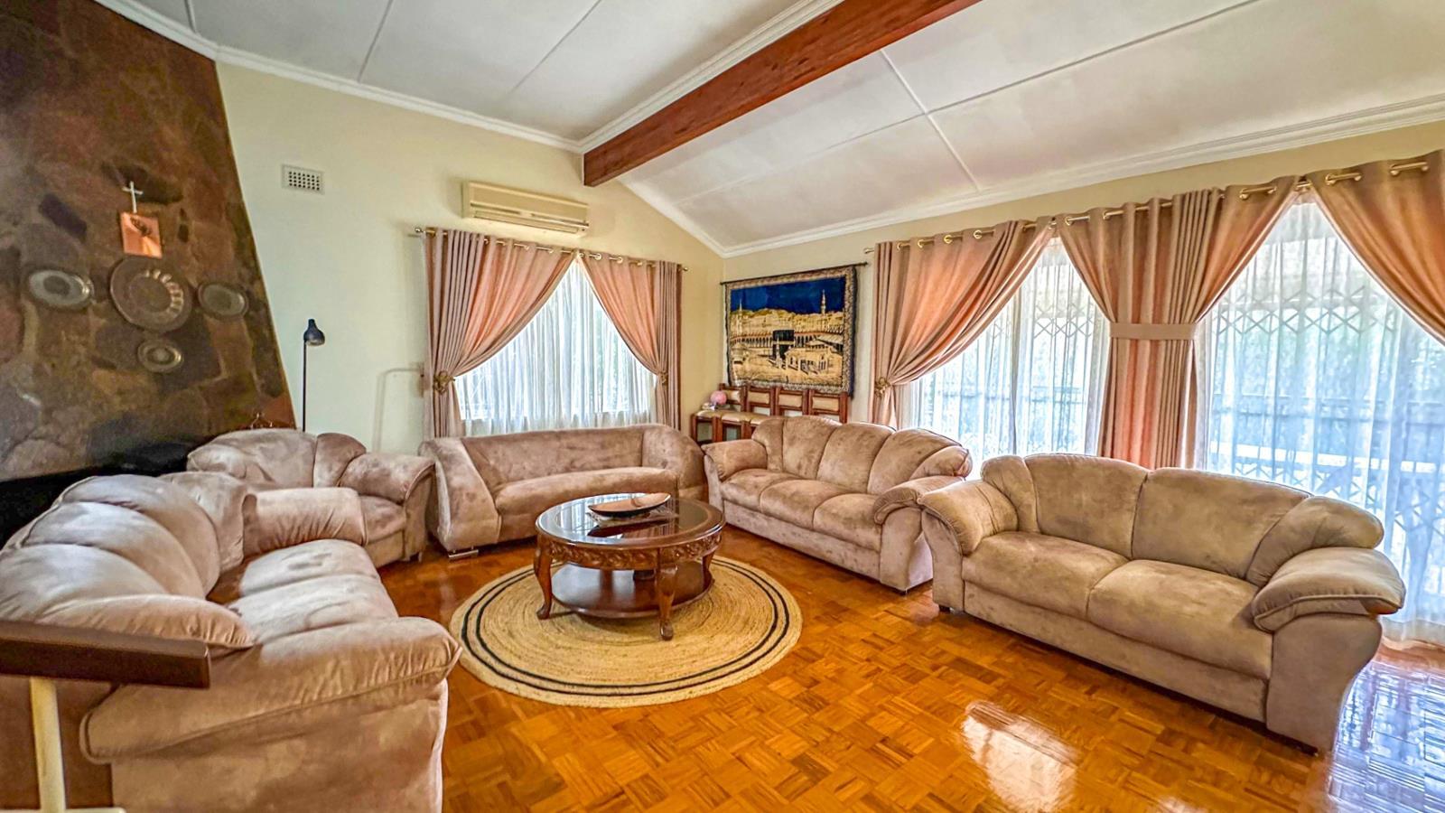 4 Bedroom House in Dawncliffe