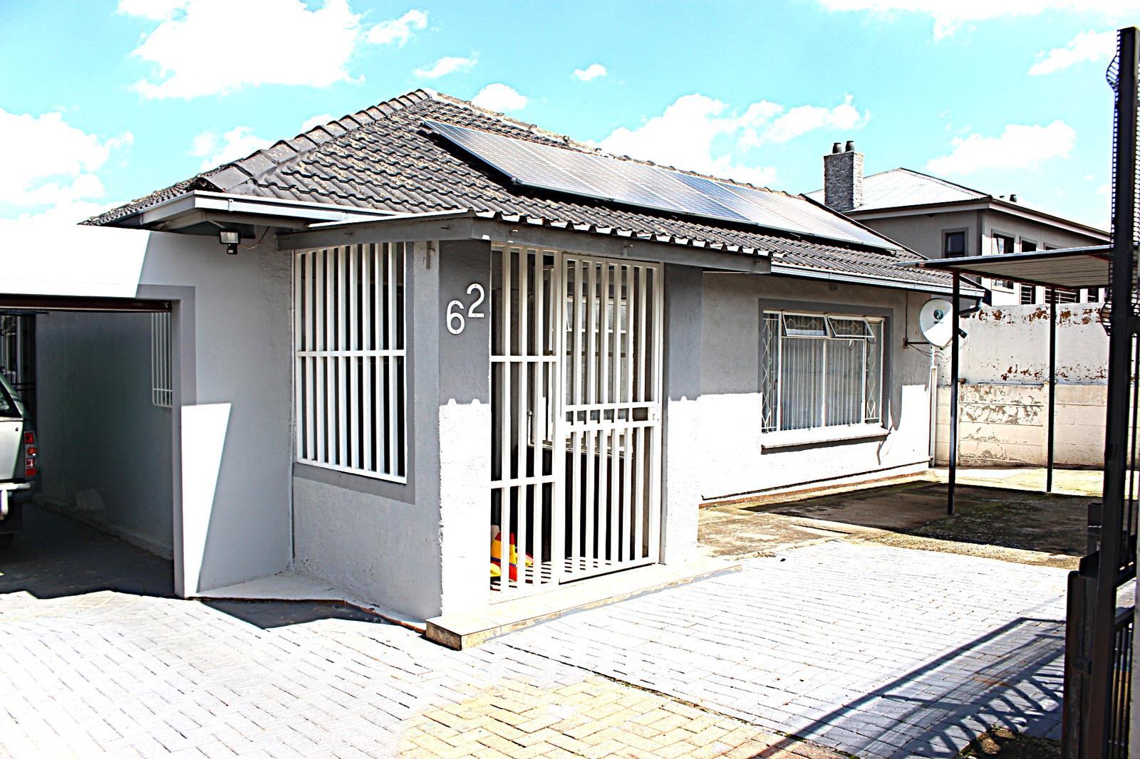 3 Bedroom House in Roodepoort North
