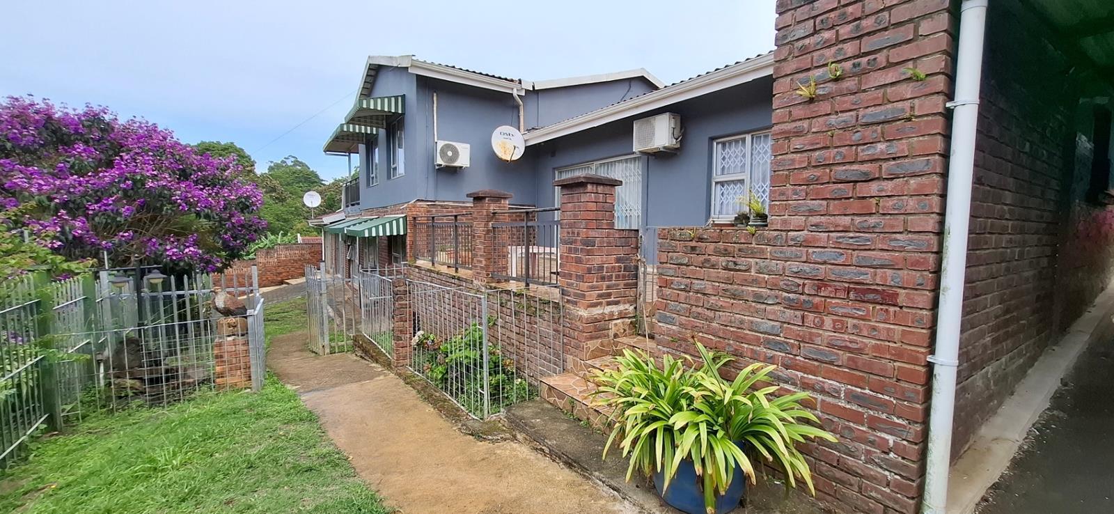 6 Bedroom House in Leisure Bay