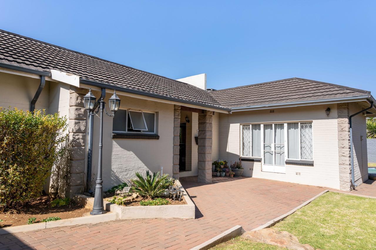 5 Bedroom House in Selection Park