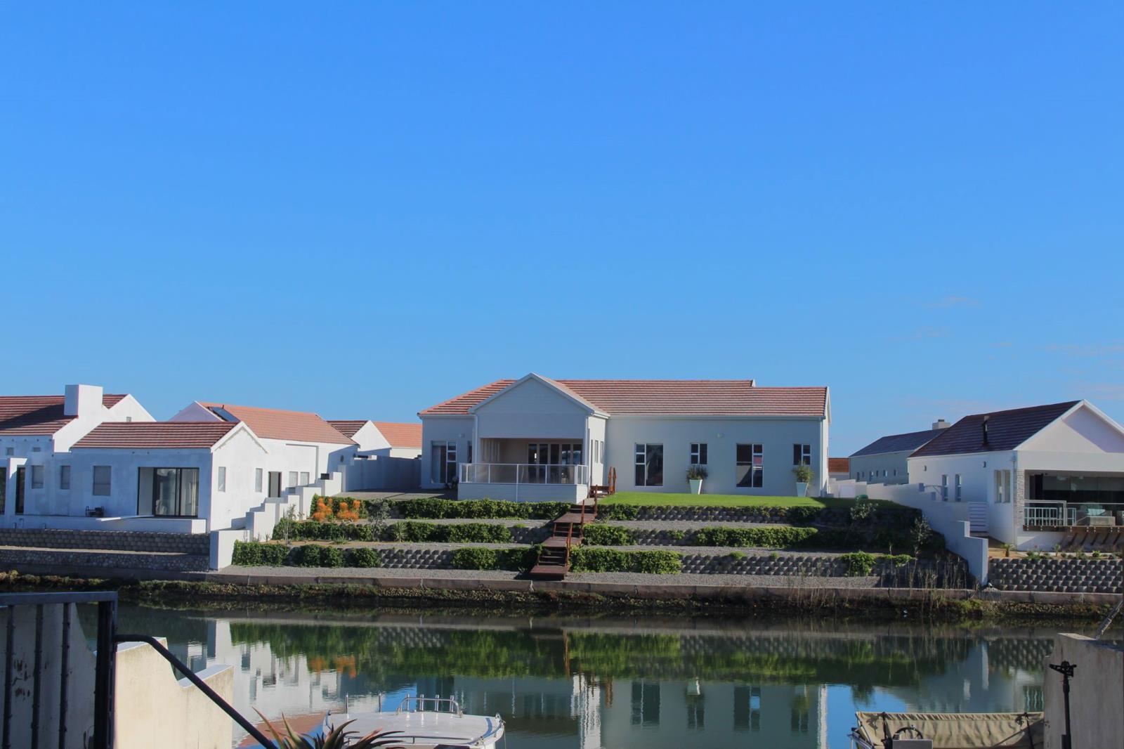 3 Bedroom House in Port Owen