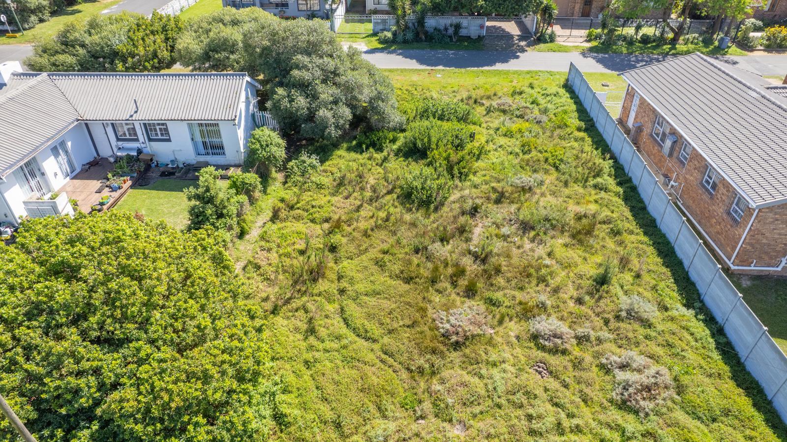 595 m² Land available in Palmiet