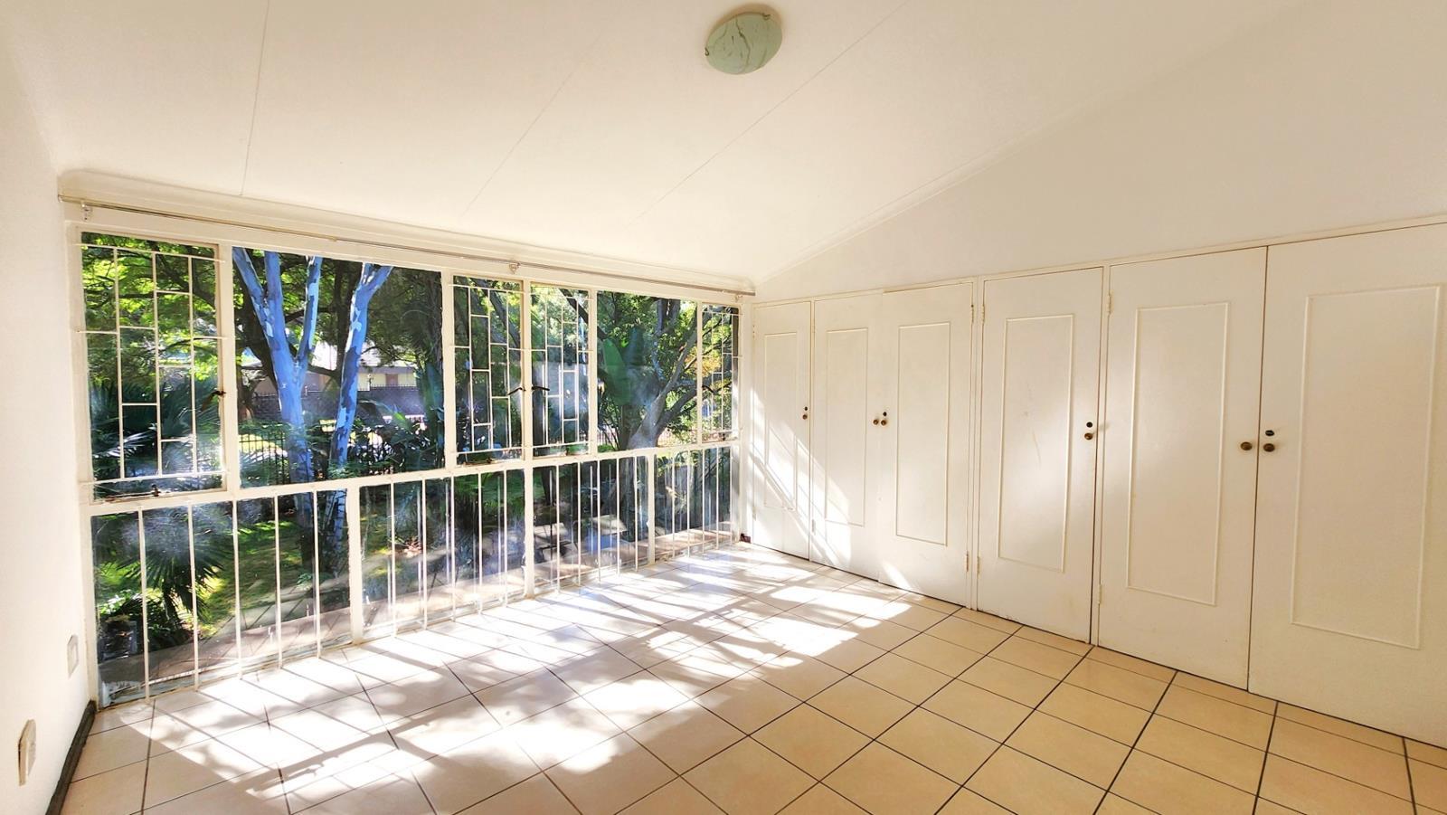 2 Bedroom Townhouse in Murrayfield