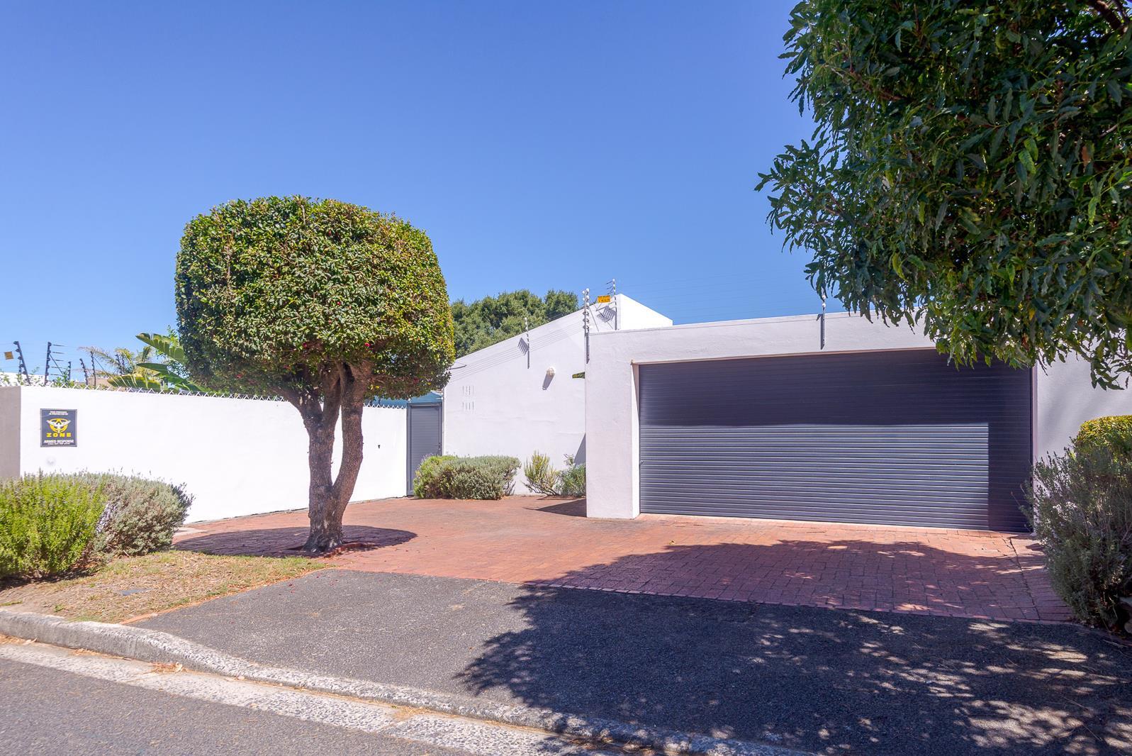 3 Bedroom House in Plumstead