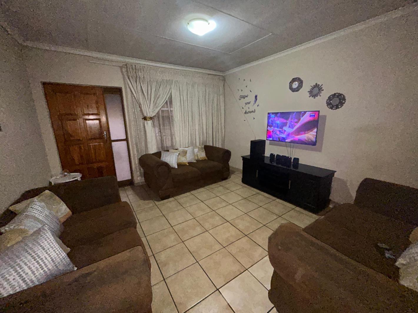 2 Bedroom Apartment in Brits Central