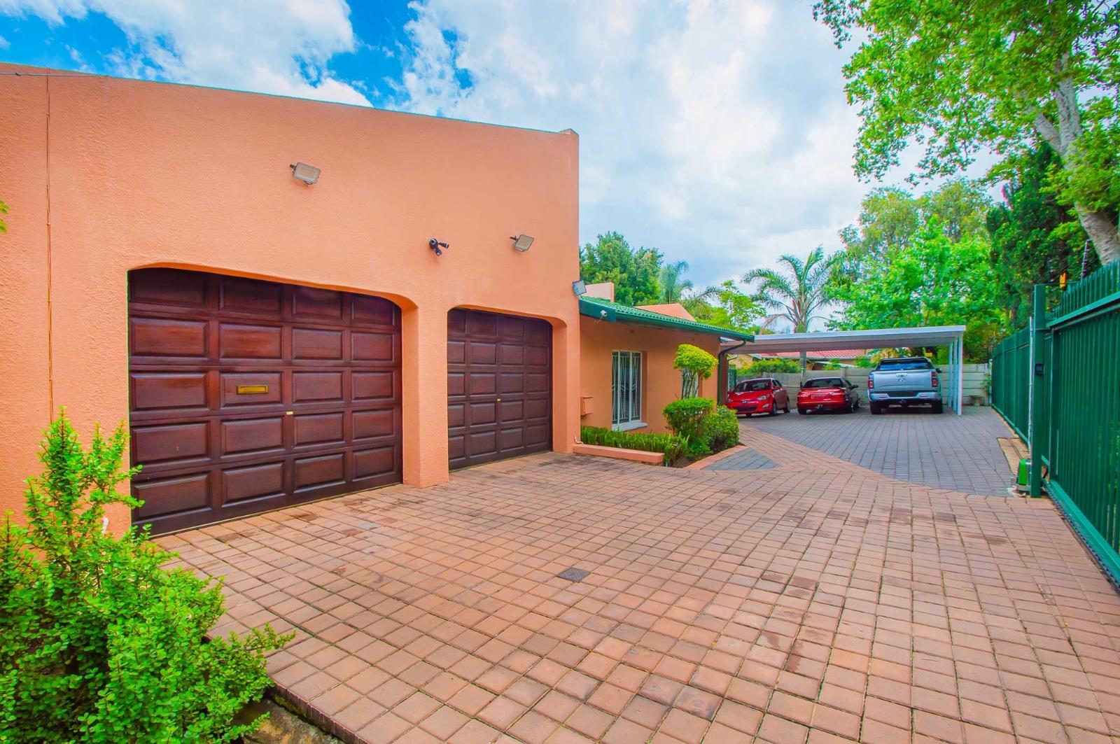 3 Bedroom Townhouse in Weltevreden Park